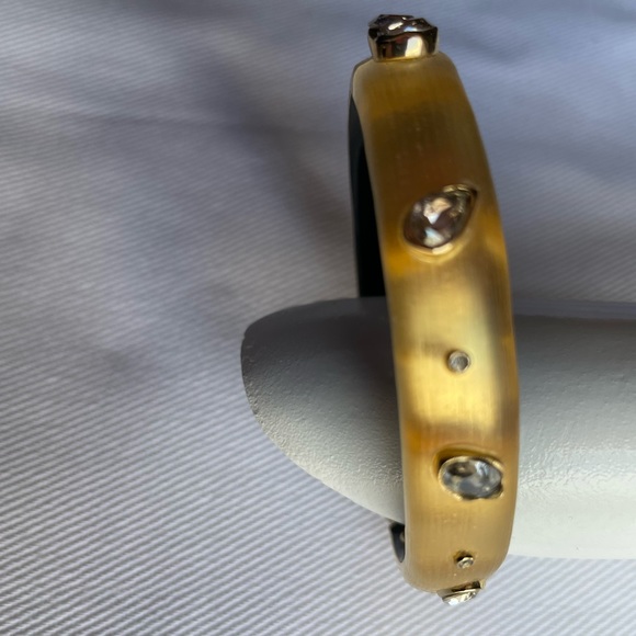 NWOT ALEXIS BITTAR BRACELET GOLD COLOR WITH LARGE RHINESTONES - Picture 3 of 6